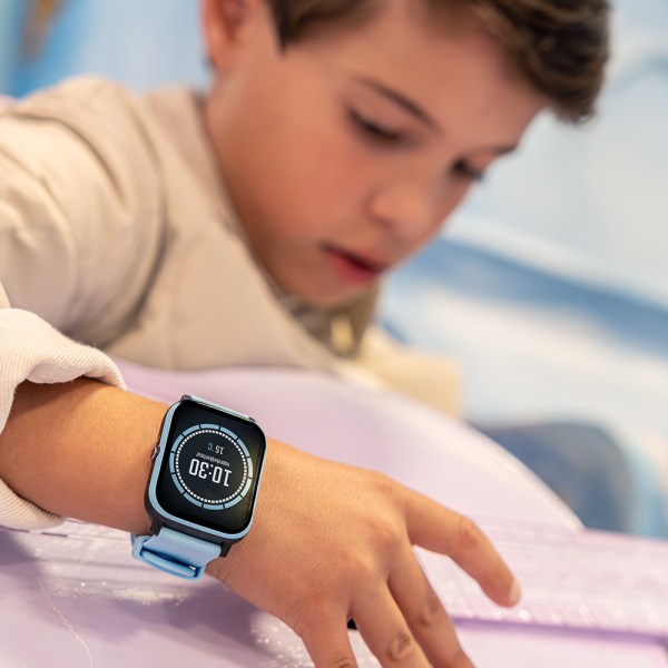 Connect Next GPS telefoonhorloge voor kinderen blauw toepassing one2track68